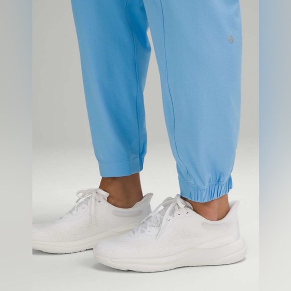 Lululemon License to Train High-Rise Jogger - Picture 4 of 7